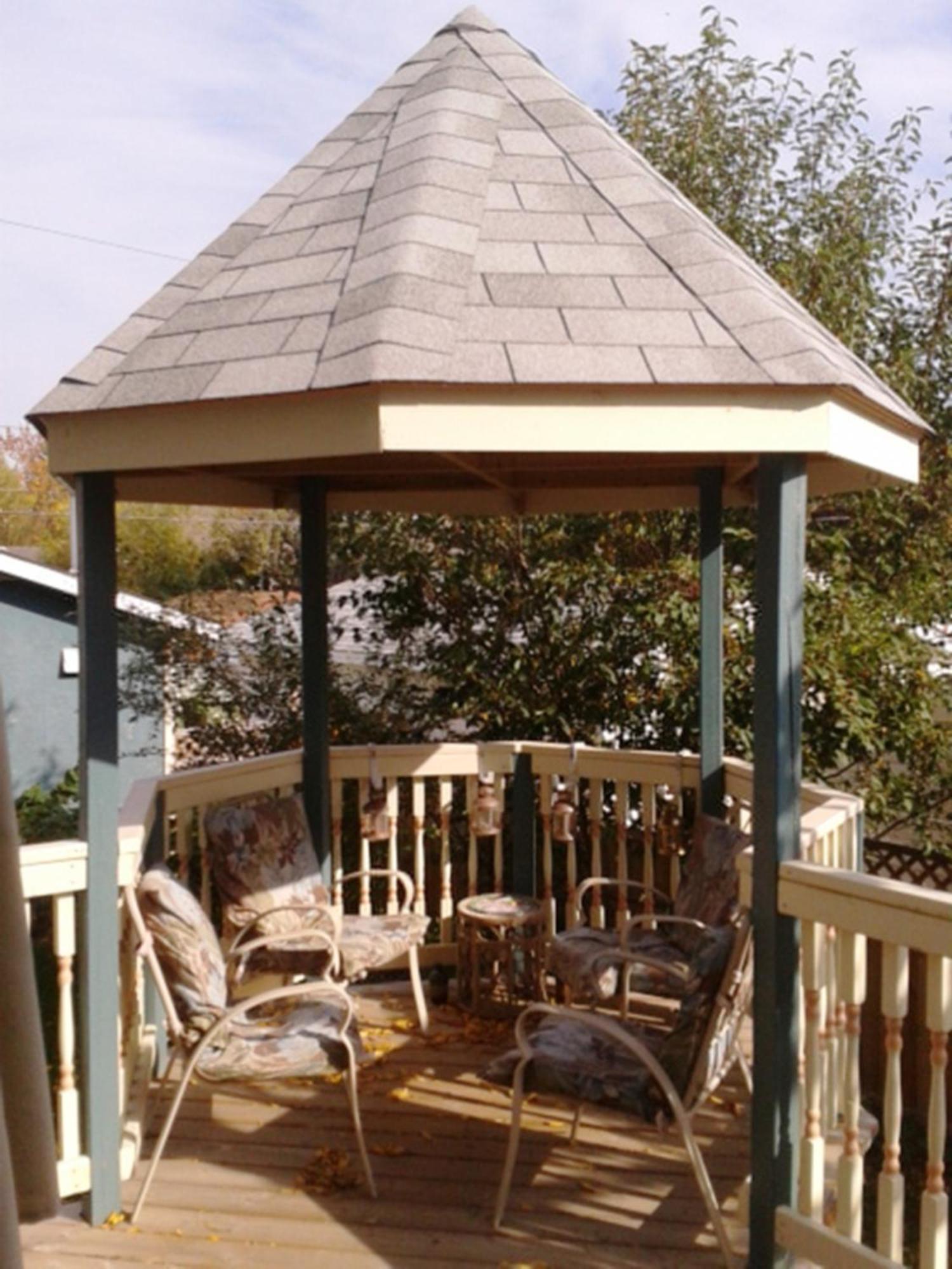 Phoenix House B&B Stettler Exterior foto